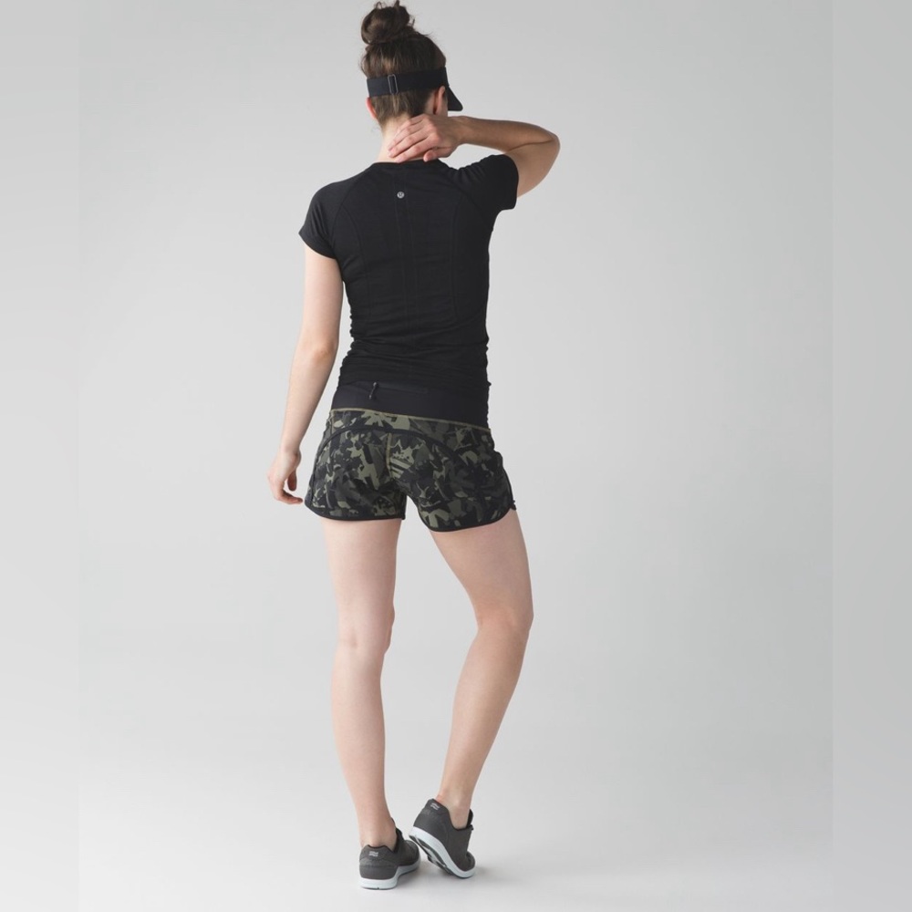 Lululemon Run Times Short (4-way Stretch)
Pop Cut Fatigue Green Black / Black - Picture 3 of 13